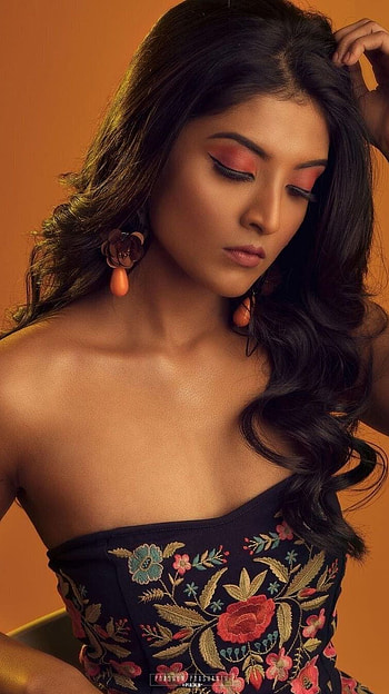 NIVEDHITHAA SATHISH, tamil actress HD phone wallpaper