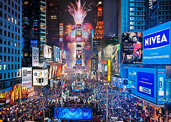 Times Square, New year celebration, Festive lights, Exciting countdown HD wallpaper