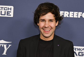 Vlog Squad misconduct allegations, David Dobrik explained, The Washington Post HD wallpaper