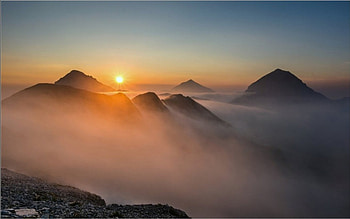 Breath taking sunset, winter, mountains, sun, sunset HD wallpaper