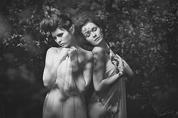 TWO BEAUTIES, bw, graphy, woman, beauty HD wallpaper