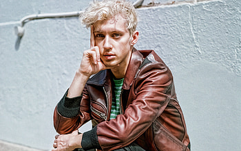 Troye Sivan, , Serene expression, Iconic profile HD wallpaper