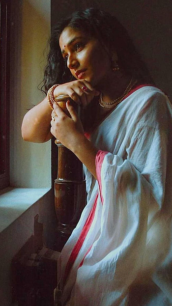 Rajisha Vijayan, mallu actress, saree lover HD phone wallpaper