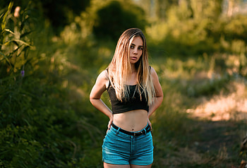 Blonde Girl Depth Of Field Outdoor , blonde, girls, model, depth-of-field HD wallpaper