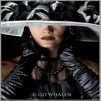MISTERY IN HAT AND GLOVES, faters, glowes, hidden, lips, mistery, hat, woman, beauty HD wallpaper