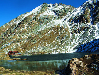 Balea lake & cabin, snow, rocks, lake, cabin, ice, mountain HD wallpaper