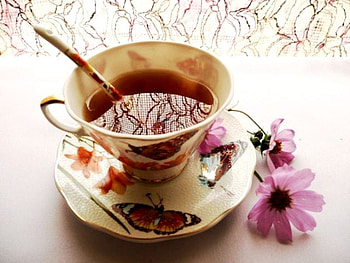 Cup of tea, tea, cup, beauty, still life, floral pattern, butterfly, abstract, flowers, porcelain HD wallpaper