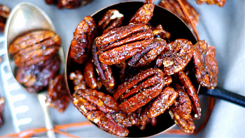 Honey spiced pecans, Southern discourse, Sweet and savory, Delicious snack HD wallpaper