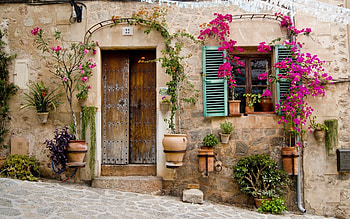 beautiful house facade, jars, window, doors, house, flowers HD wallpaper