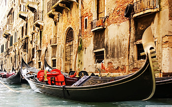 Venice gondola , Italian waterways, City , Serene ride HD wallpaper