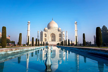 Visit the Taj Mahal, Travel tips, Cost-saving strategies, Memorable experiences HD wallpaper