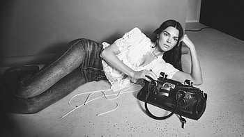 Kendall Jenner Chloe Paddington Bag Campaign 2025, kendall-jenner, celebrities, girls, model, monochrome, black-and-white HD wallpaper