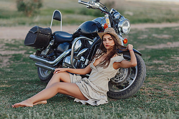 Cowgirl with her Motorcycle, motorcycle, cowgirl, legs, brunette, hat HD wallpaper