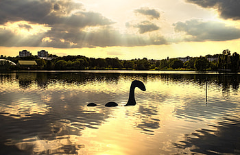Loch Ness Monster, Wimbledon sighting, Elusive phenomenon, Cryptid mystery HD wallpaper