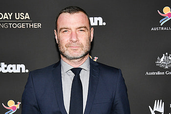 Liev Schreiber spotted, Downtown duplex, Celebrity real estate, Urban living HD wallpaper