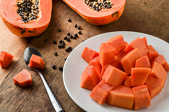 Step-by-step eating guide, Papaya tutorial, Nutritional feast, Easy preparation HD wallpaper