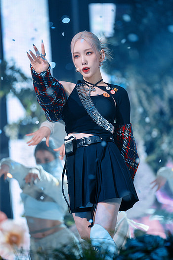 Kim Taeyeon, Taeyeon invu, Tumblr posts, Music industry HD phone wallpaper