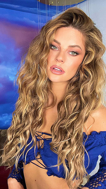 Hannah stocking, tiktok star HD phone wallpaper