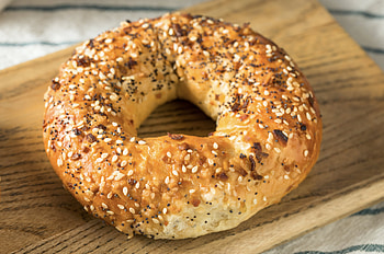 Iconic everything bagel, Beloved by New Yorkers, Classic staple, Popular choice HD wallpaper