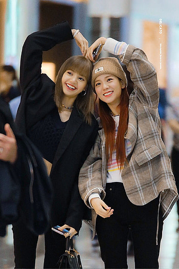 Lisa And Jisoo, blackpink, blackpinklisa, lisablackpink, lalisa, lisamanoban, lisoo, kimjisoo, lalisablackpink HD phone wallpaper