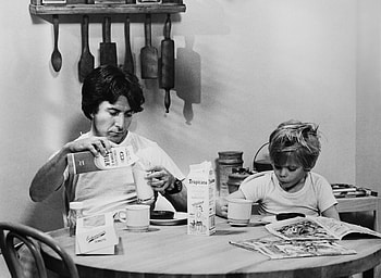Kramer vs. Kramer, Early Oscar nominations, Remarkable achievements, Young actors HD wallpaper