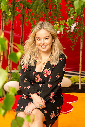 New looks, Bridgerton, Nicola Coughlan, Netflix HD phone wallpaper