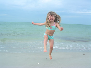 The original beach babe, other, swimsuit, ocean, beach HD wallpaper
