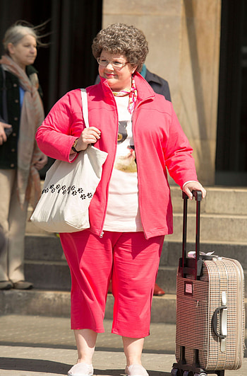 Melissa McCarthy, Spy movie, First green, Red band HD phone wallpaper