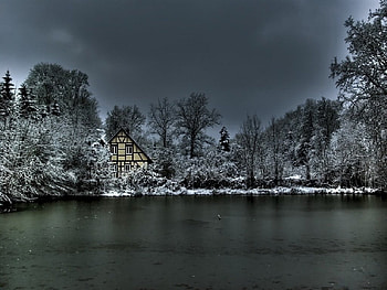 icy lake, lake, icy HD wallpaper