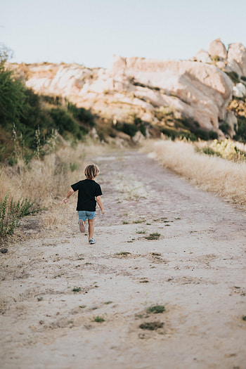 Grass, Miscellanea, Miscellaneous, Road, Child, Run, Childhood, Running HD phone wallpaper