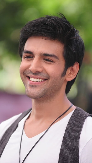 Kartik Aryan, Smiley Face HD phone wallpaper