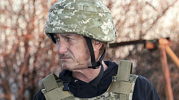 Sean Penn, Ukraine crisis, On-site presence, Conflict analysis HD wallpaper