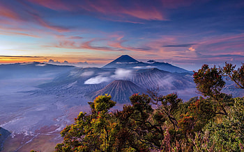 Indonesia Travel, Striking sunrise, Volcanic wonder, Bromo's beauty HD wallpaper