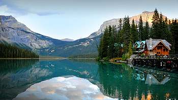 Emerald Lake, Yoho National Park, British Columbia, trees, sky, water, canada, mountains, reflections, cabin HD wallpaper