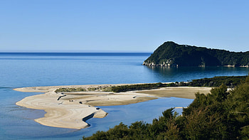 Abel Tasman National Park in New Zealand, sea, sand, coast, trees, sky, rocks HD wallpaper