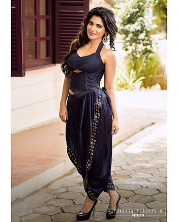 Ishwarya Menon, actress, model, Kollywood HD phone wallpaper