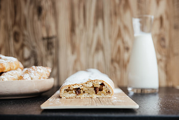 Badia Alta breakfast, Local restaurant, Strudel specialty, Ciasa Urban HD wallpaper