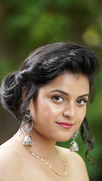 Richa Kalra, telugu model HD phone wallpaper