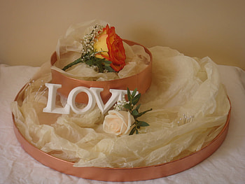 Love Gift, still life, roses, gift, love HD wallpaper