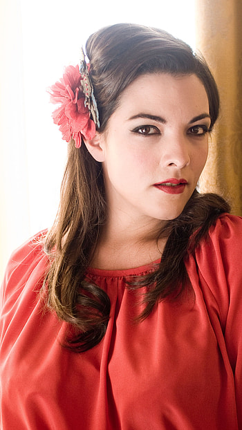 Caro emerald, plus size model, beautiful HD phone wallpaper