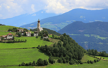 Village in Italy, Alps, Italy, mountains, village, church HD wallpaper