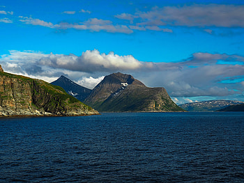 Norway, mountains, sea, sunny day HD wallpaper