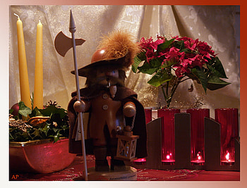 Christmas Time, doll, poinsettia, yellow, red, christmas arrangement, beautiful, gold, burning candles HD wallpaper