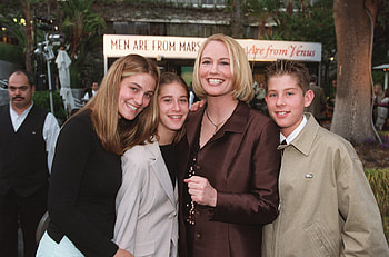 Cybill Shepherd, Celebrity kids, Family, Children HD wallpaper