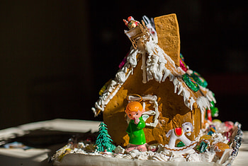 Gingerbread House, Frozen in time, New York Times, Village HD wallpaper