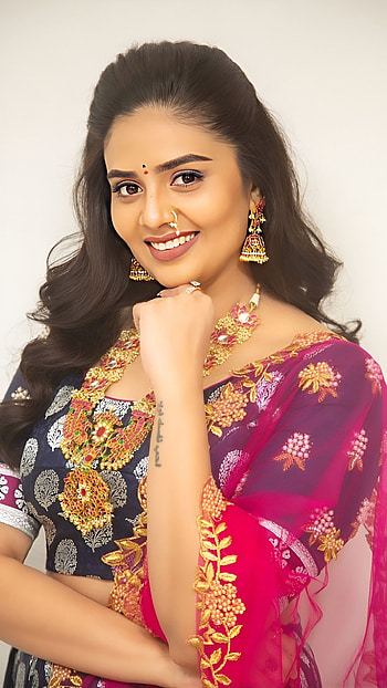Sreemukhi, telugu actress HD phone wallpaper