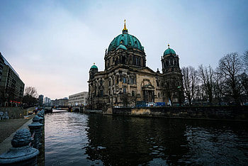 Berlin Cathedral, Visitor's guide, Must-see destination, Sarah's travel recommendation HD wallpaper