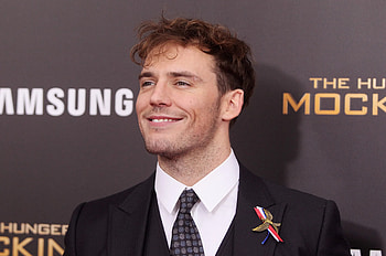 Sam Claflin, Hunger Games revival, Creative idea, Teen Vogue article HD wallpaper