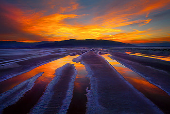 Stretch, orange, gold, reflections, land, sunset, ocean HD wallpaper