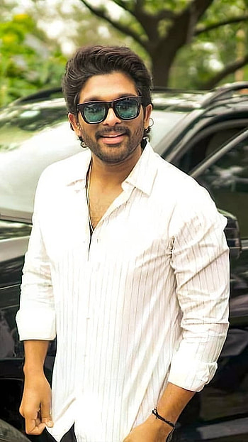 Allu Arjun , Luxury Car, Background HD phone wallpaper